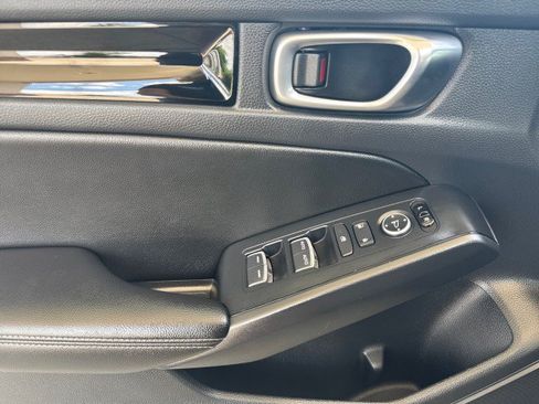 Used 2024 Honda Civic EX-L image 9