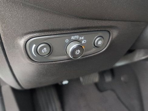 Used 2024 Chevrolet Equinox Premier image 24