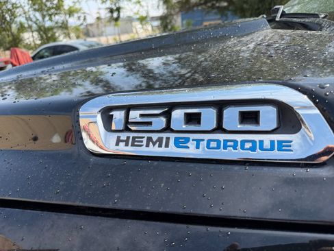 Used 2022 RAM 1500 Laramie AWD/4WD image 36