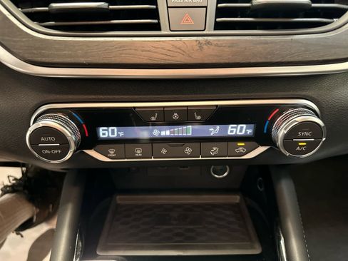 New 2025 Nissan Altima 2.5 SL image 17