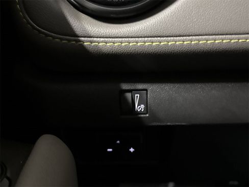 Used 2025 Chevrolet Colorado ZR2 w/ Technology Package image 18