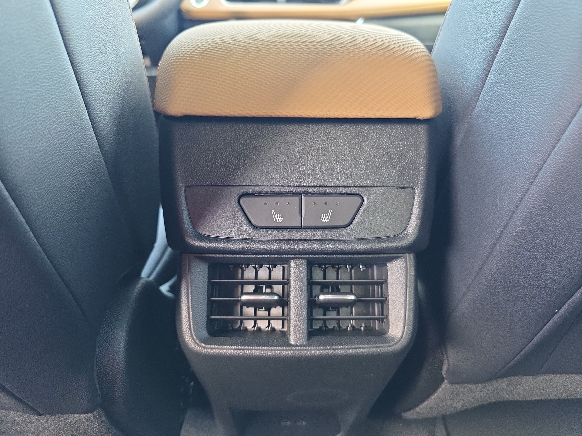 New 2027 Chevrolet Equinox ACTIV w/ Safety and Technology Package AWD/4WD image 9