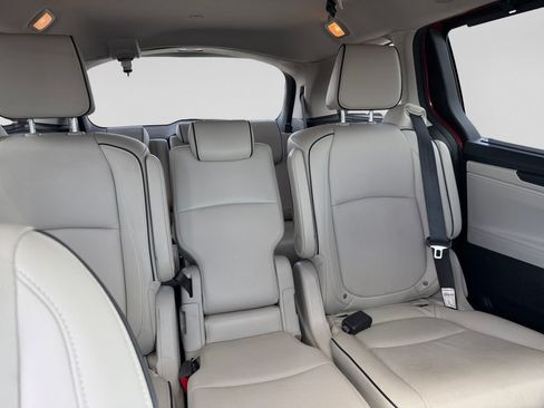 Used 2025 Honda Odyssey Touring image 28