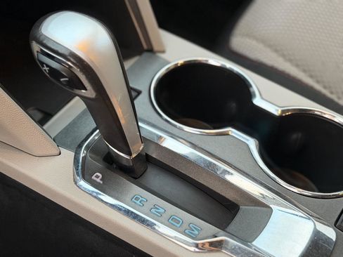 Used 2011 Chevrolet Equinox LT w/ Driver Convenience Package image 19