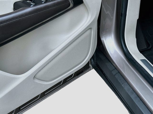 Used 2019 Lincoln MKC Select w/ Select Plus Package FWD image 20