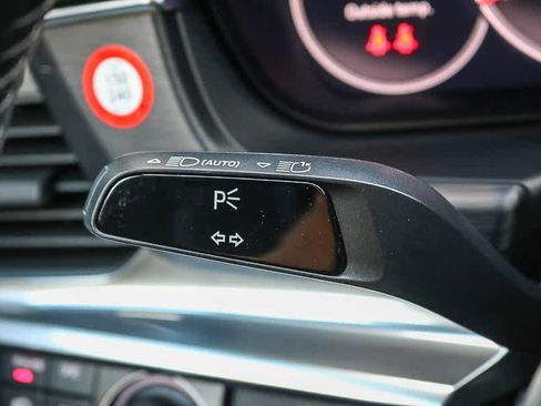 Used 2023 Porsche Panamera Platinum Edition image 35