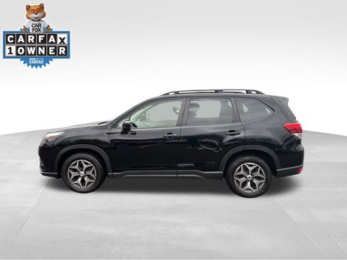Used 2023 Subaru Forester Premium image 8