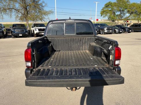 Used 2022 Toyota Tacoma SR image 29
