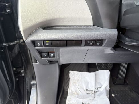 Used 2021 Toyota Sienna LE image 13