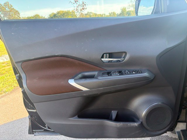 Used 2023 Nissan Kicks SR FWD image 17