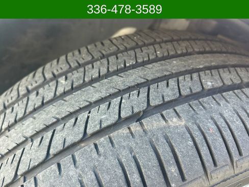 Used 2019 Lincoln MKT AWD image 28