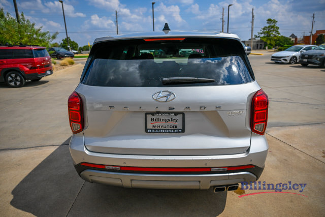 Used 2025 Hyundai Palisade SE FWD image 4