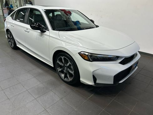 Used 2025 Honda Civic Sport Touring image 2