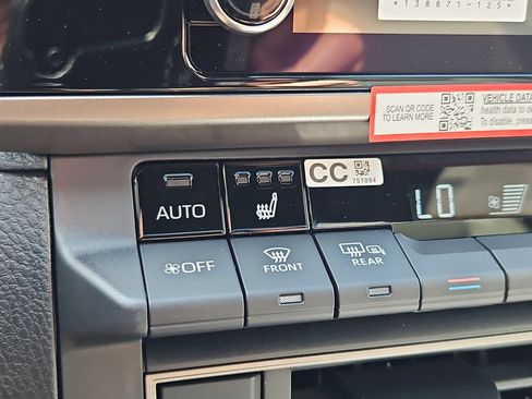 New 2026 Toyota Camry Hybrid AWD/4WD image 11