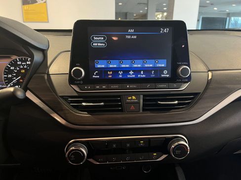 Used 2025 Nissan Altima 2.5 SV image 18