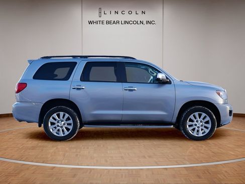 Used 2017 Toyota Sequoia Platinum image 4