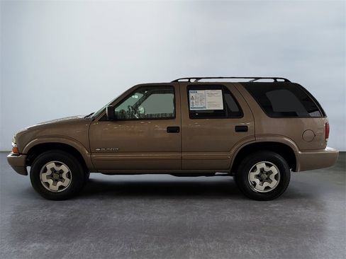Used 2004 Chevrolet Blazer LS w/ Preferred Equipment Group image 6