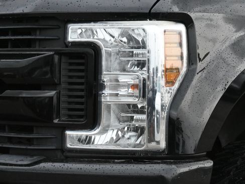 Used 2019 Ford F250 XL w/ STX Appearance Package AWD/4WD image 24