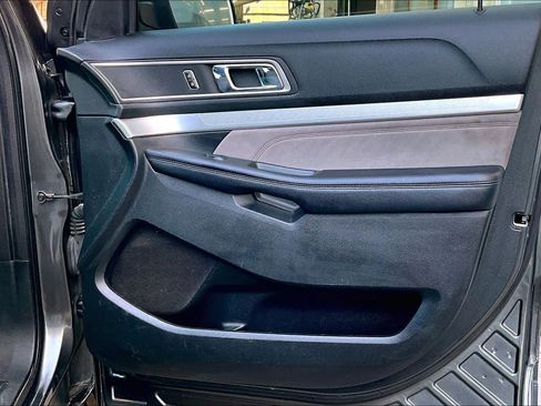 Used 2017 Ford Explorer XLT w/ Equipment Group 202A image 23