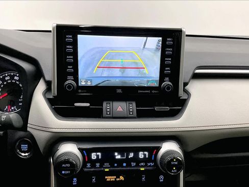 Used 2020 Toyota RAV4 XLE Premium FWD image 25