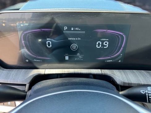 Used 2024 Kia Telluride EX w/ EX Captain's Chair Package AWD/4WD image 32