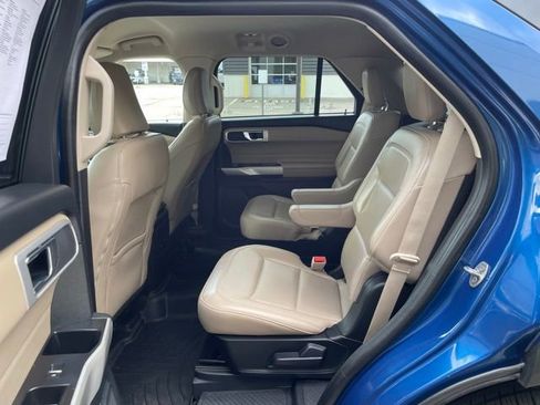 Certified 2022 Ford Explorer XLT w/ Equipment Group 202A AWD/4WD image 28
