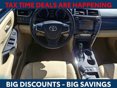 Used 2017 Toyota Camry XLE w/ Moonroof Package image 11