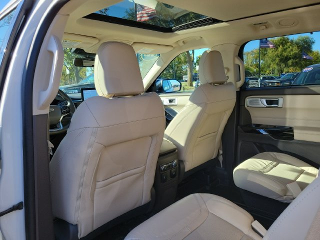 Certified 2023 Ford Explorer Platinum w/ Technology Package AWD/4WD image 29
