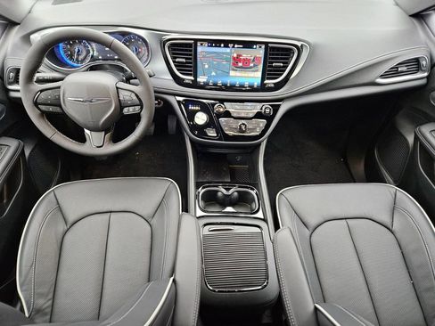 New 2026 Chrysler Pacifica Limited w/ S Appearance Package image 10