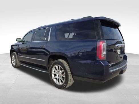 Used 2019 GMC Yukon XL Denali AWD/4WD image 10
