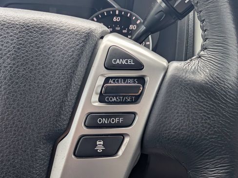 Used 2021 Nissan Titan SV w/ SV Convenience Package RWD image 23