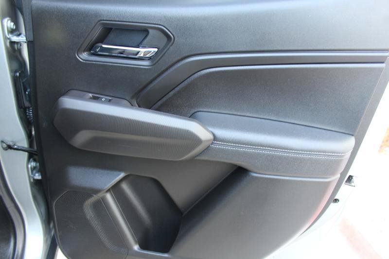 Used 2025 Chevrolet Colorado LT w/ LT Convenience Package RWD image 16