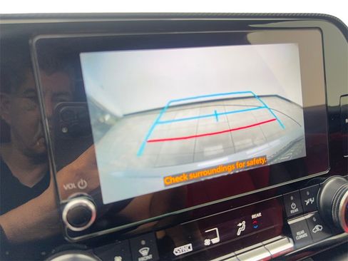 Used 2024 Toyota Highlander FWD image 70