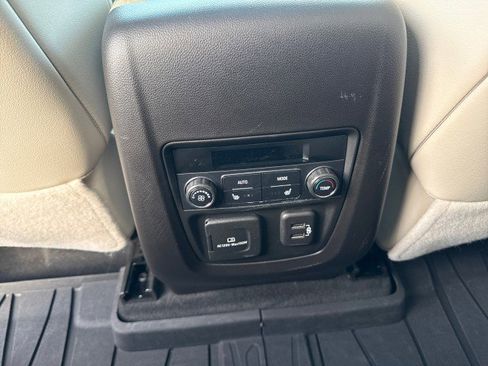 Used 2022 Buick Enclave Avenir image 39