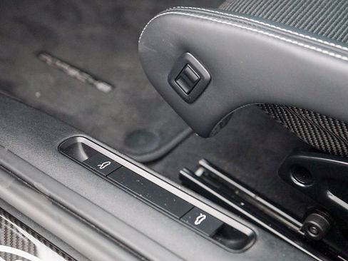 Used 2022 Porsche 911 GT3 RWD image 32