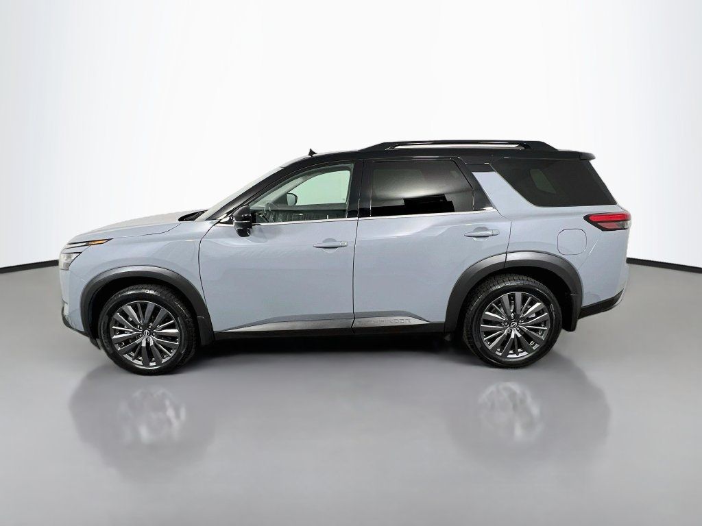 Used 2024 Nissan Pathfinder SL w/ SL Premium Package AWD/4WD image 4