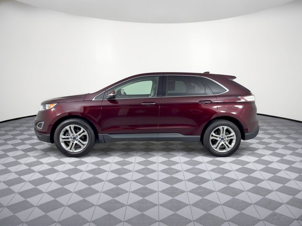 Used 2018 Ford Edge Titanium FWD image 2
