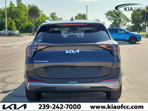 New 2026 Kia Sportage EX w/ EX Panorama Roof Package FWD image 5