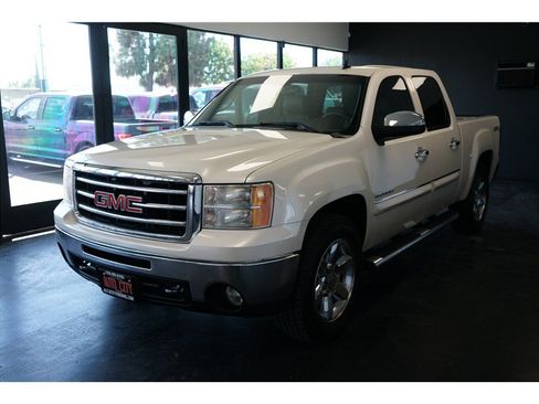 Used 2013 GMC Sierra 1500 SLT w/ SLT White Diamond Edition AWD/4WD image 3