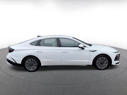 Used 2025 Hyundai Sonata SEL FWD image 16