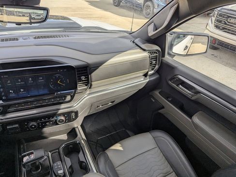 Used 2024 Chevrolet Silverado 1500 ZR2 w/ Technology Package image 35