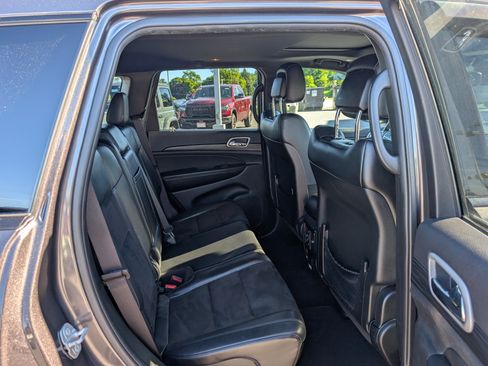 Used 2020 Jeep Grand Cherokee Altitude AWD/4WD image 11