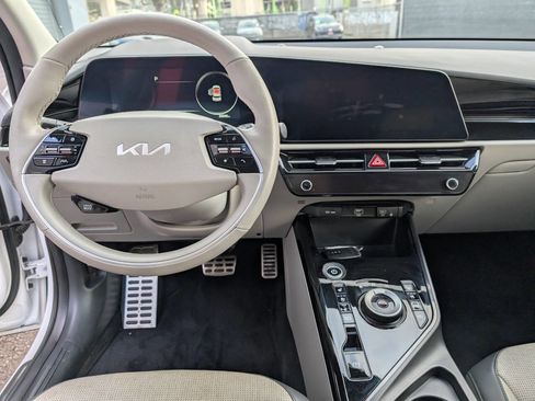 Used 2023 Kia Niro Wave image 11