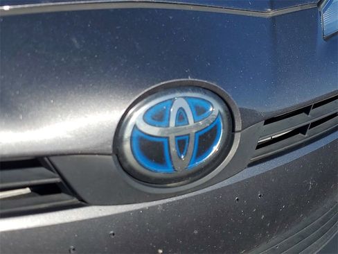 Used 2019 Toyota Prius L Eco image 12