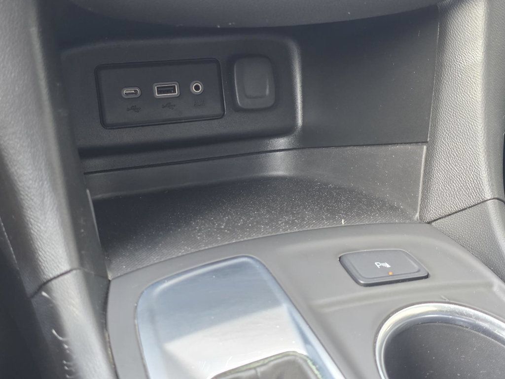 Used 2022 Chevrolet Equinox LT FWD image 19