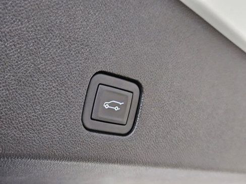 New 2025 Cadillac XT6 Sport w/ Technology Package image 31