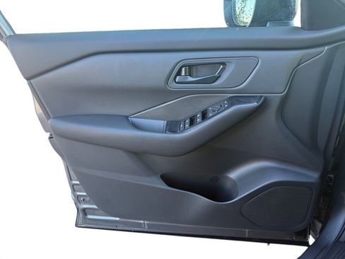 New 2026 Nissan Rogue S image 17