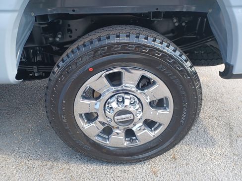 New 2026 Ford F250 Lariat w/ Chrome Package image 12
