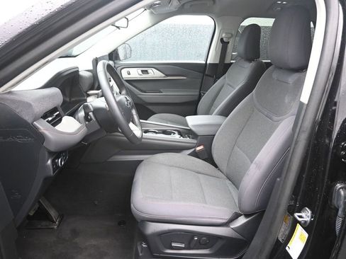 Certified 2025 Ford Explorer Active RWD image 18
