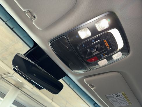 Used 2023 Genesis GV70 2.5T w/ Advanced Package image 31